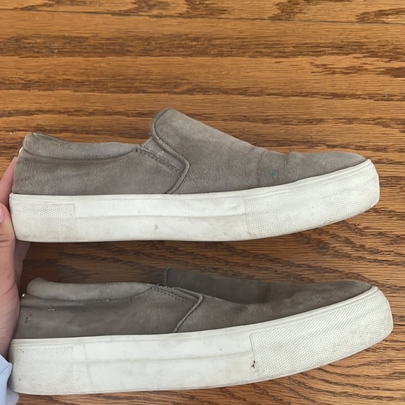 Steve Madden slips on in dark grey. Size 8 - Picture 2 of 3